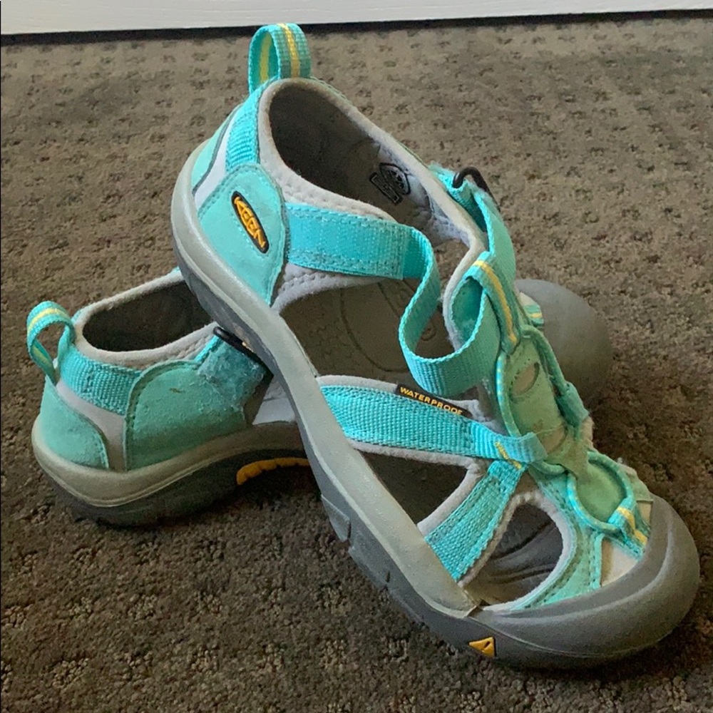 Keen sandals - youth size 3